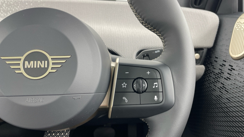 MINI Cooper 135kW E Exclusive [Level 2] 41kWh 3dr Auto Electric Hatchback